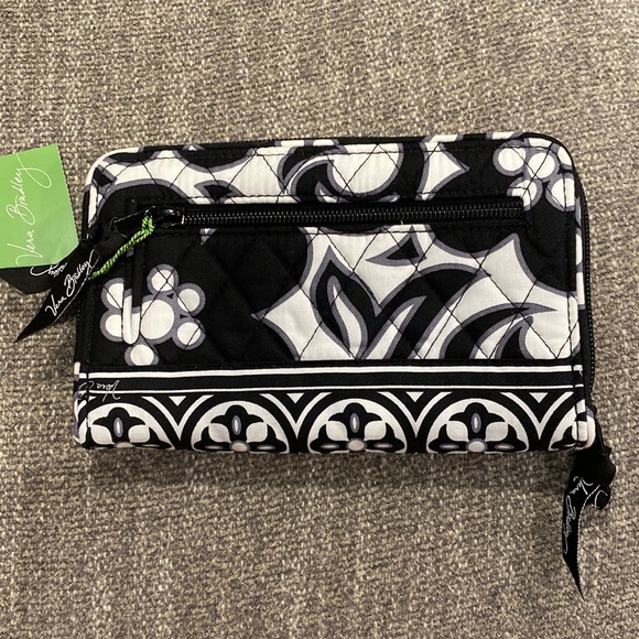 NWT Vera Bradley Turn Lock Wallet in Night & Day pattern - Picture 2 of 5